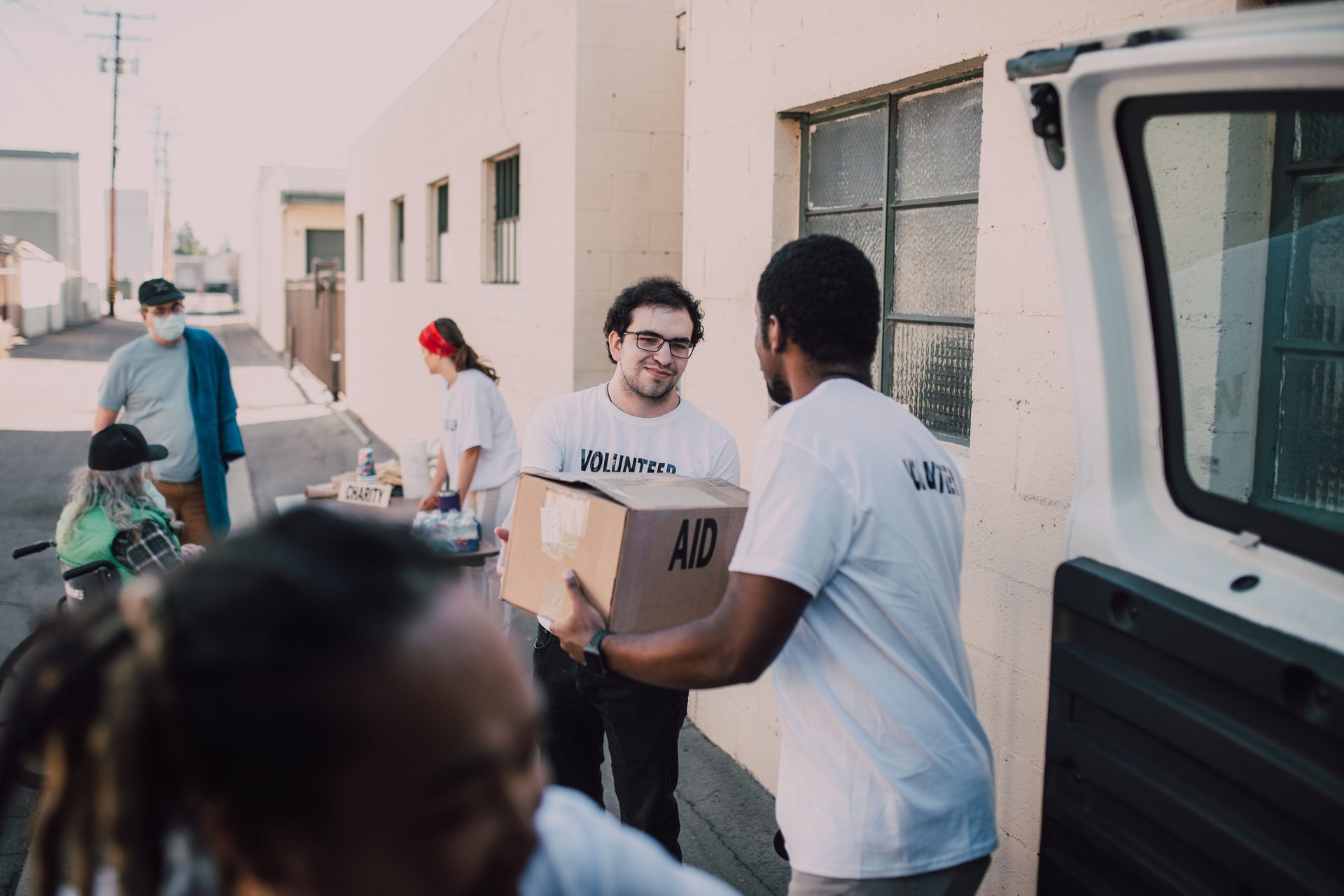Voluntários em ação comunitária